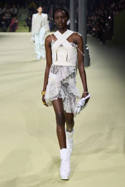 Look 26